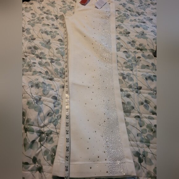 Guess Flare White Jeans with Gold Accents - Picture 14 of 14